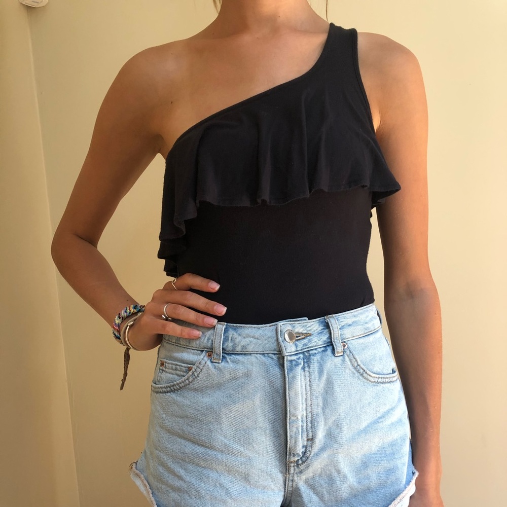 One shoulder ruffle bodysuit